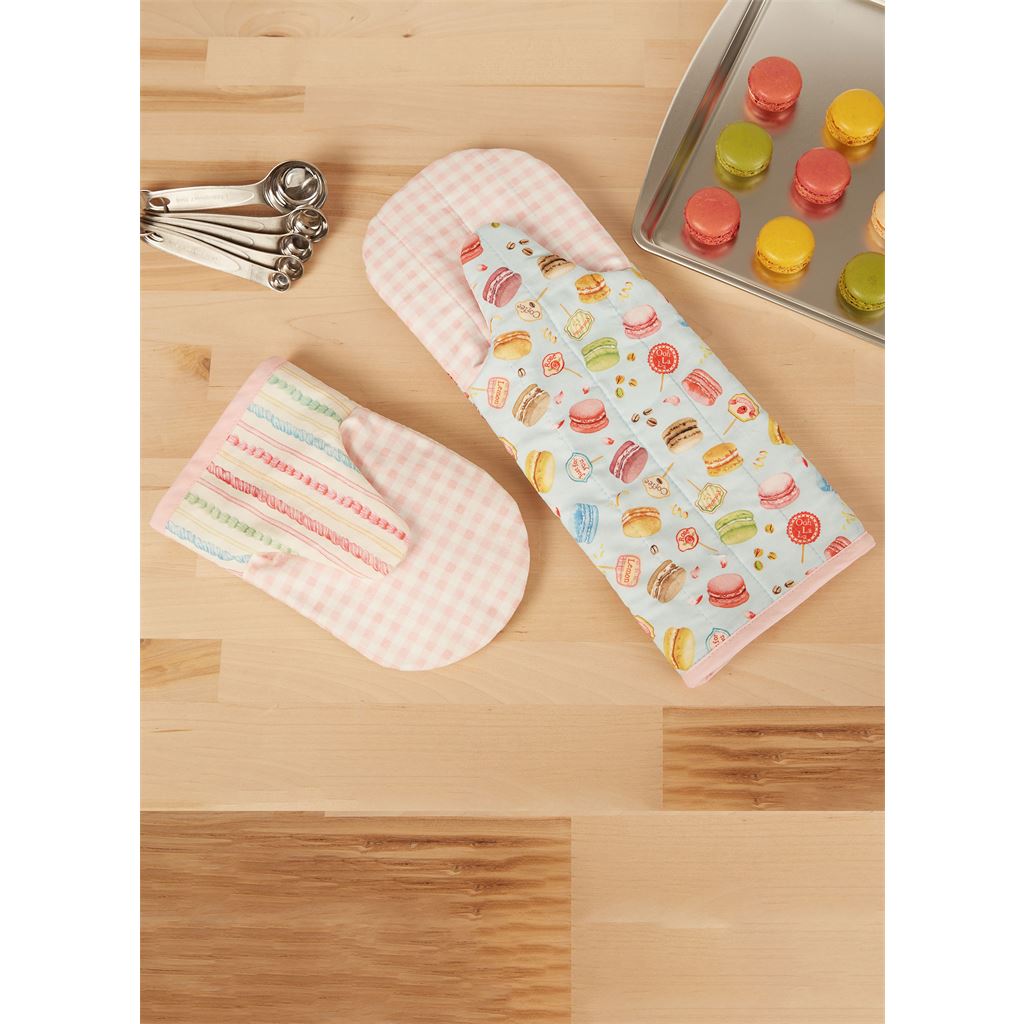 McCall's Pattern M8494 Misses Apron and Kitchen Accessories 8494 Image 5 From Patternsandplains.com