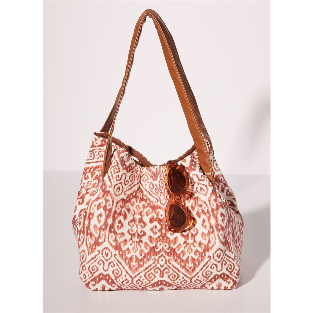 McCall's Pattern M8307 Bags and Totes 8307 Image 4 From Patternsandplains.com