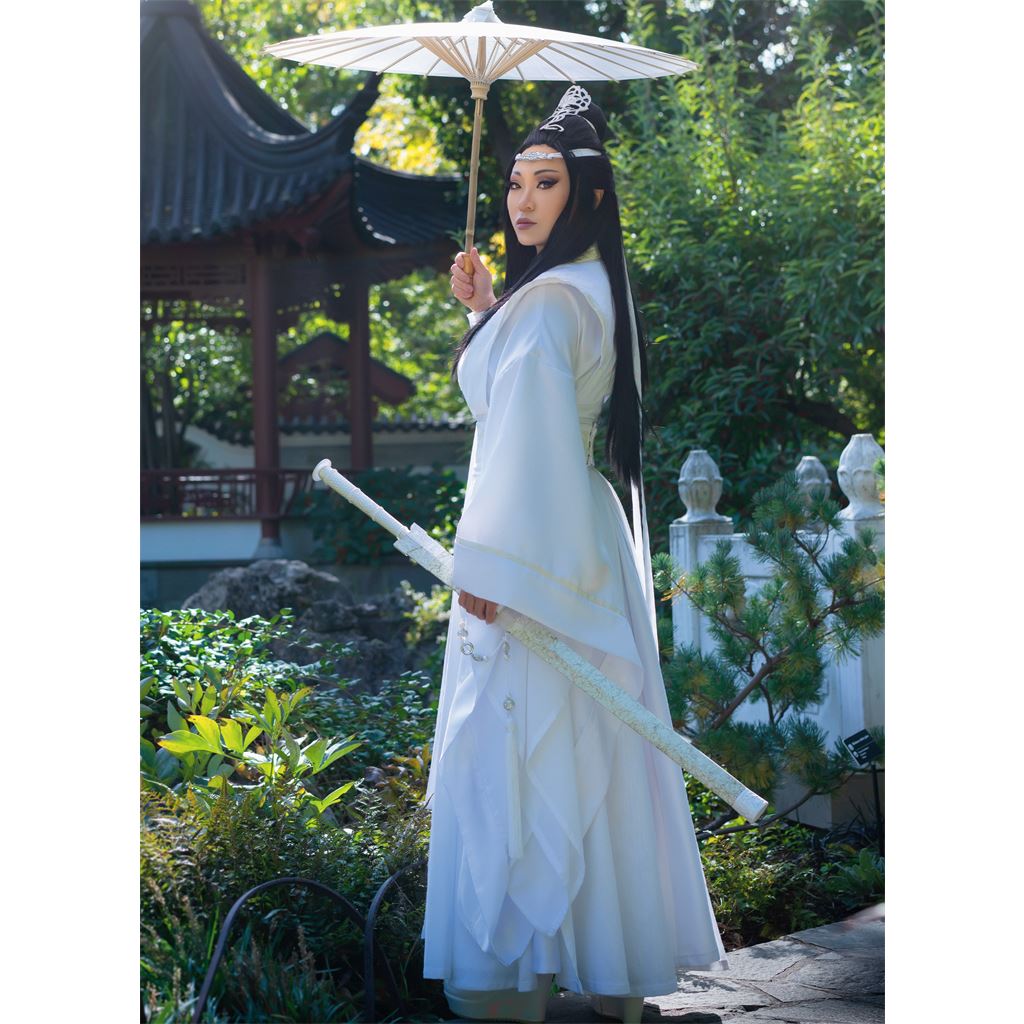 McCall's Pattern M8337 Hanfu Outfit by Yaya Han 8337 Image 3 From Patternsandplains.com
