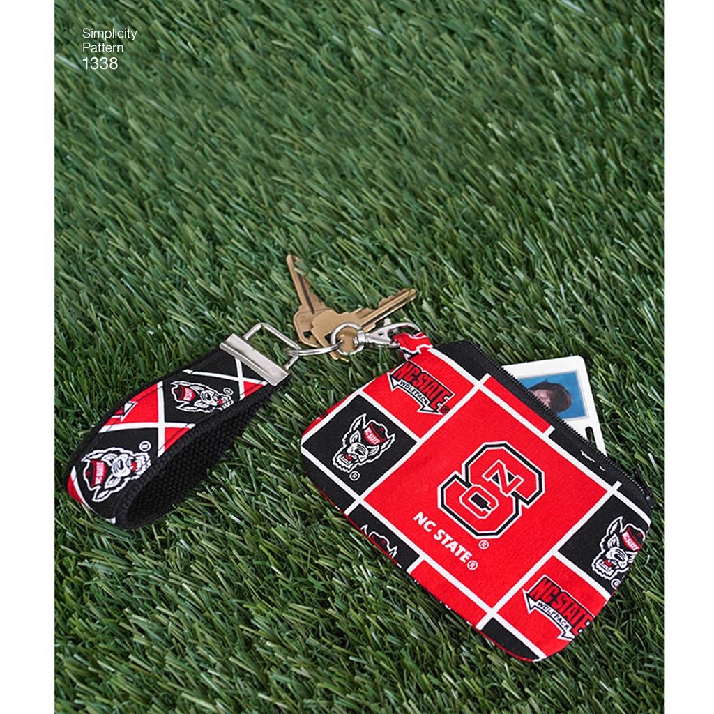 Simplicity Pattern 1338 Tote Bags in Three Sizes Backpack and Coin Purse Image 1 From Patternsandplains.com