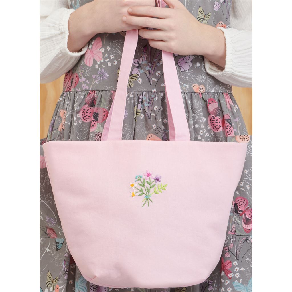 Simplicity Sewing Pattern S9805 Misses Pinafore Aprons and Tote in One Size by Elaine Heigl Designs 9805 Image 4 From Patternsandplains.com