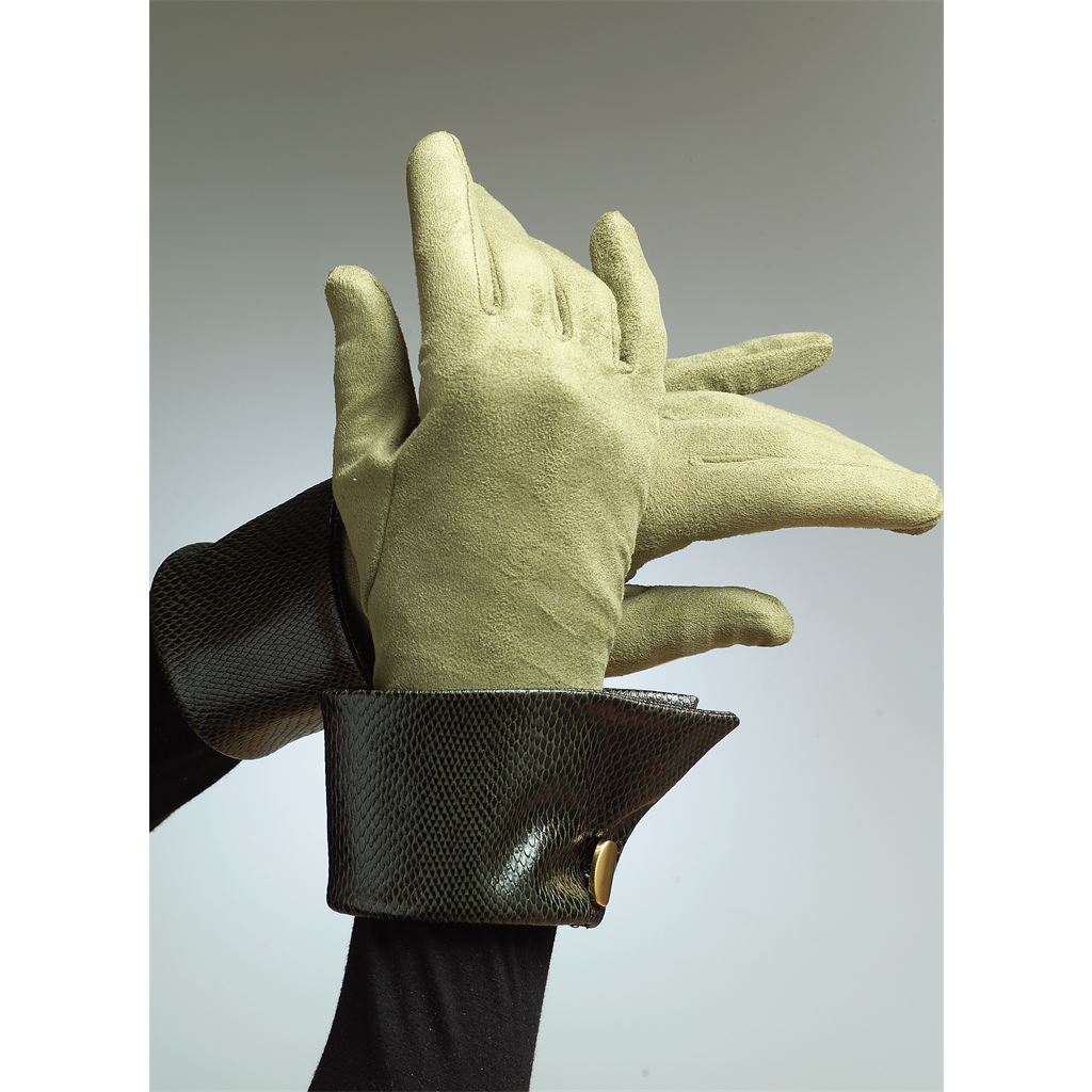 Vogue Pattern V8311 Gloves 8311 Image 7 From Patternsandplains.com.jpg